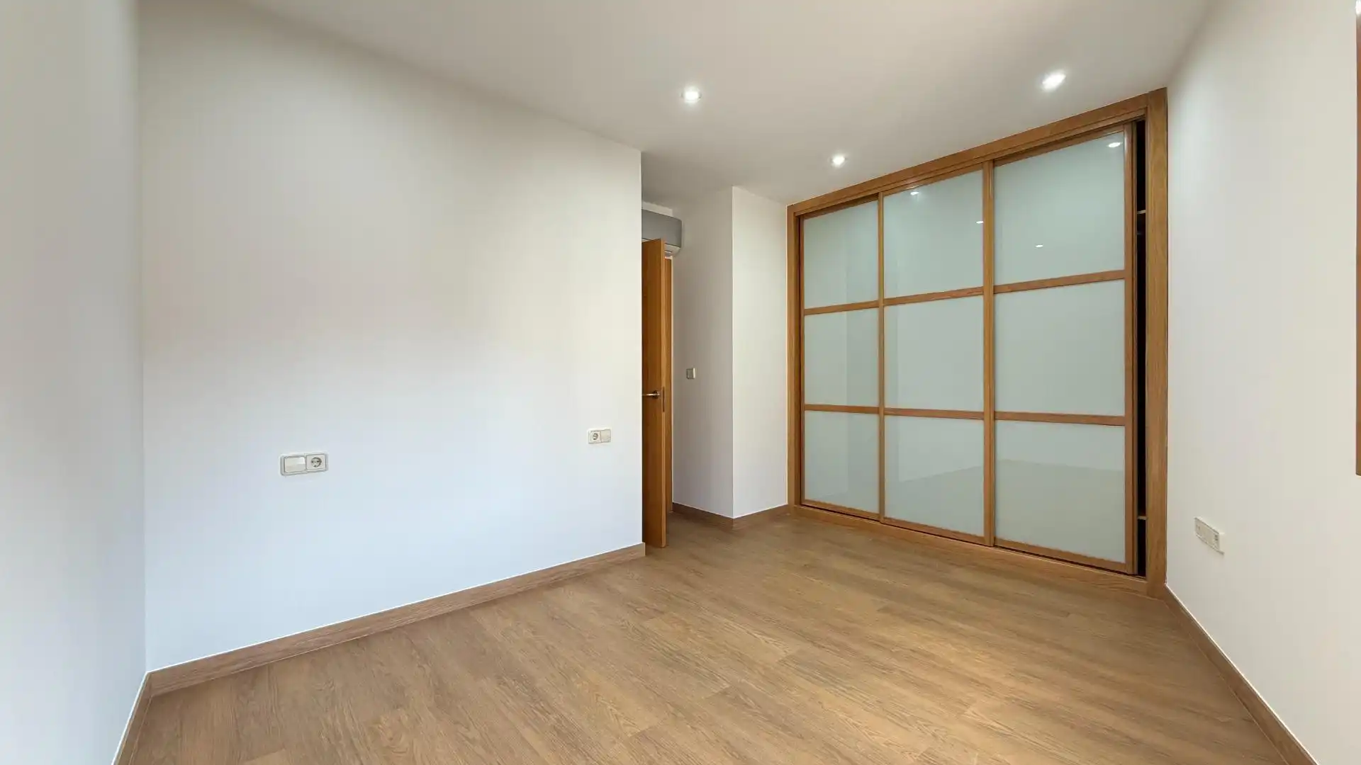 Bedroom of Flat for sale in Vigo   with Heating