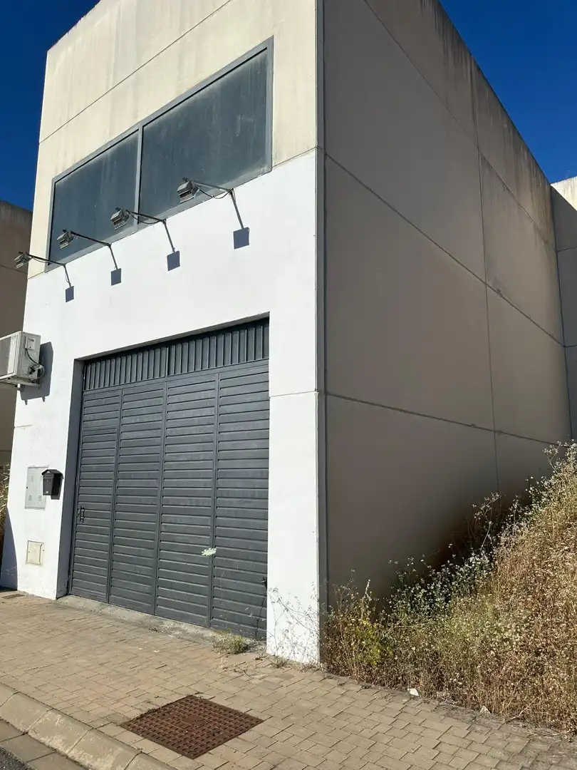 Vista exterior de Nave industrial en venta en Córdoba