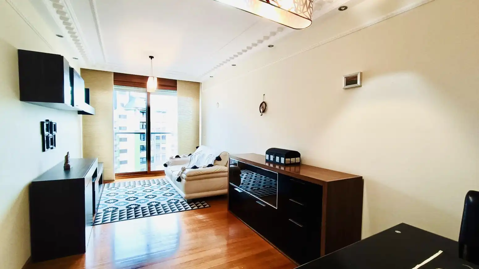 Wohnzimmer von Wohnung zur Miete in El Astillero   mit Heizung, Parkett und Möbliert