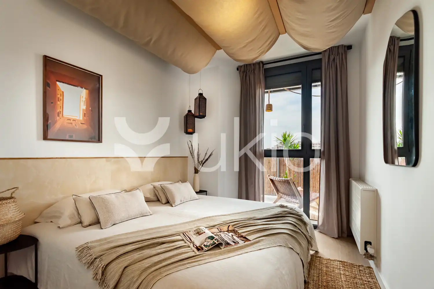 Schlafzimmer von Wohnungen zur Miete in Barcelona mit Klimaanlage, Terrasse und Möbliert