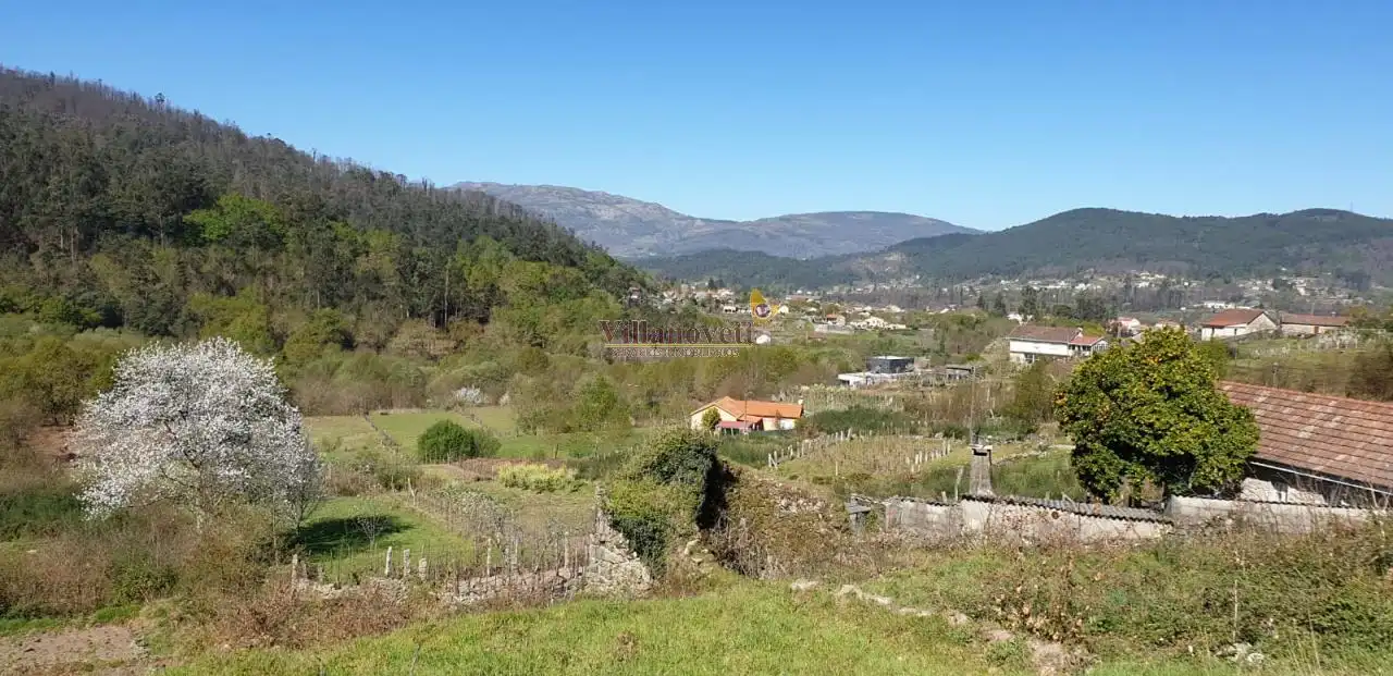 Lands and plots for sale in Mondariz