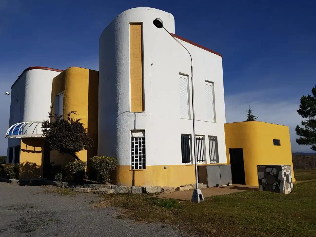 Edificio en venta en Carretera Asturias, Sariegos