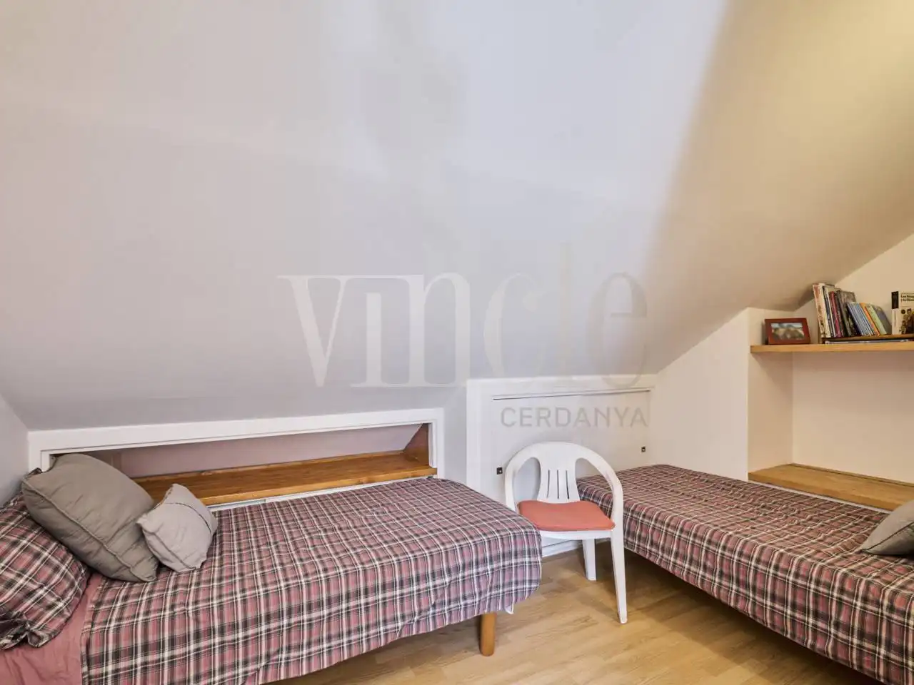 Schlafzimmer von Maisonette zum Verkauf in Puigcerdà mit Heizung, Parkett und Terrasse