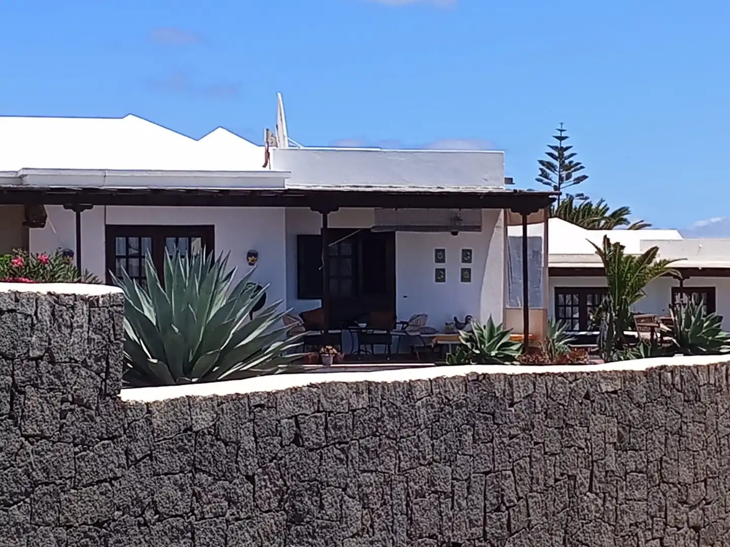 Vista exterior de Casa o chalet en venta en Yaiza con Jardín privado, Terraza y Amueblado