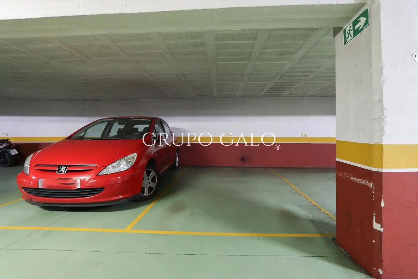 Parking de Ático en venta en Vigo  con Calefacción, Parquet y Trastero