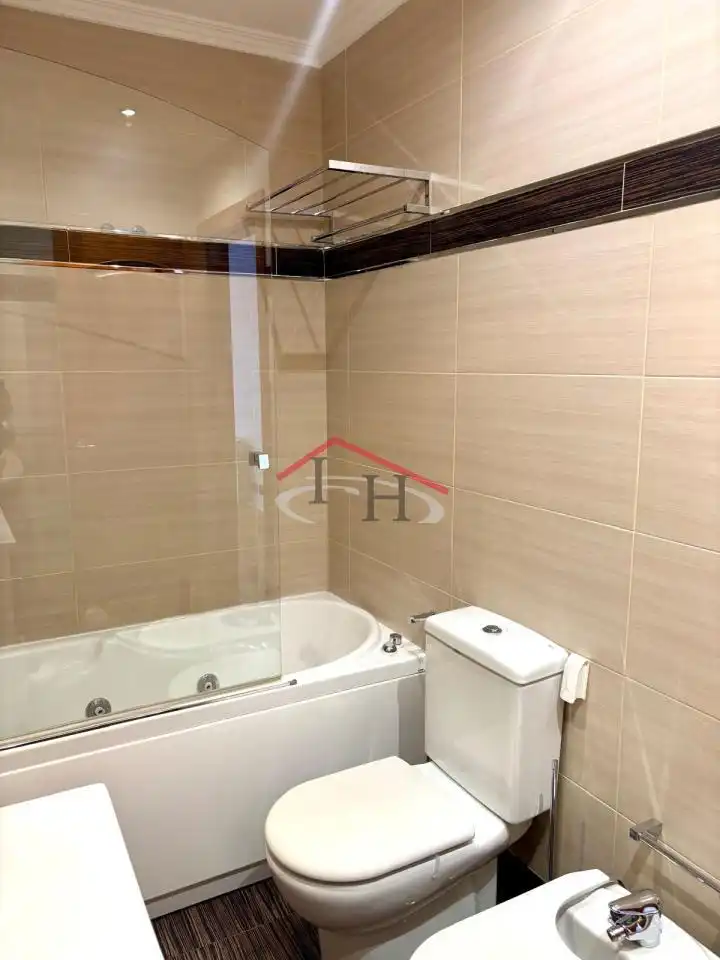 Bathroom of Flat for rent in León Capital   with Heating, Parquet flooring and Terrace