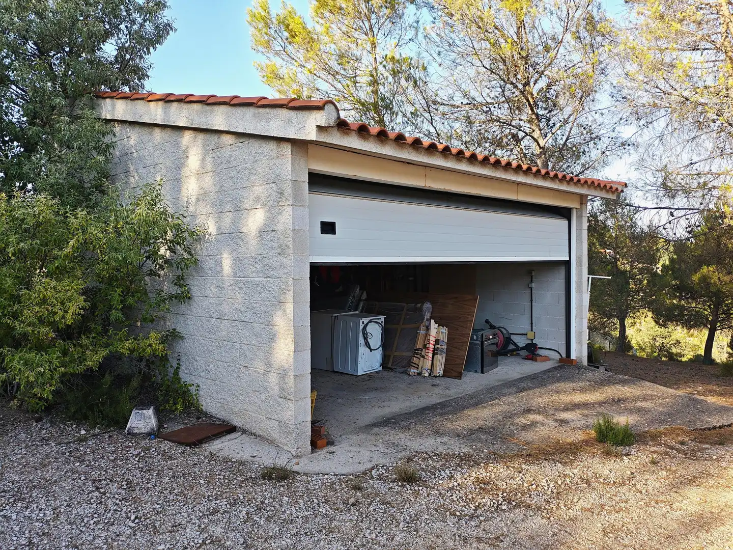 Parking de Casa o chalet en venta en Perales de Tajuña con Jardín privado, Piscina y Alarma