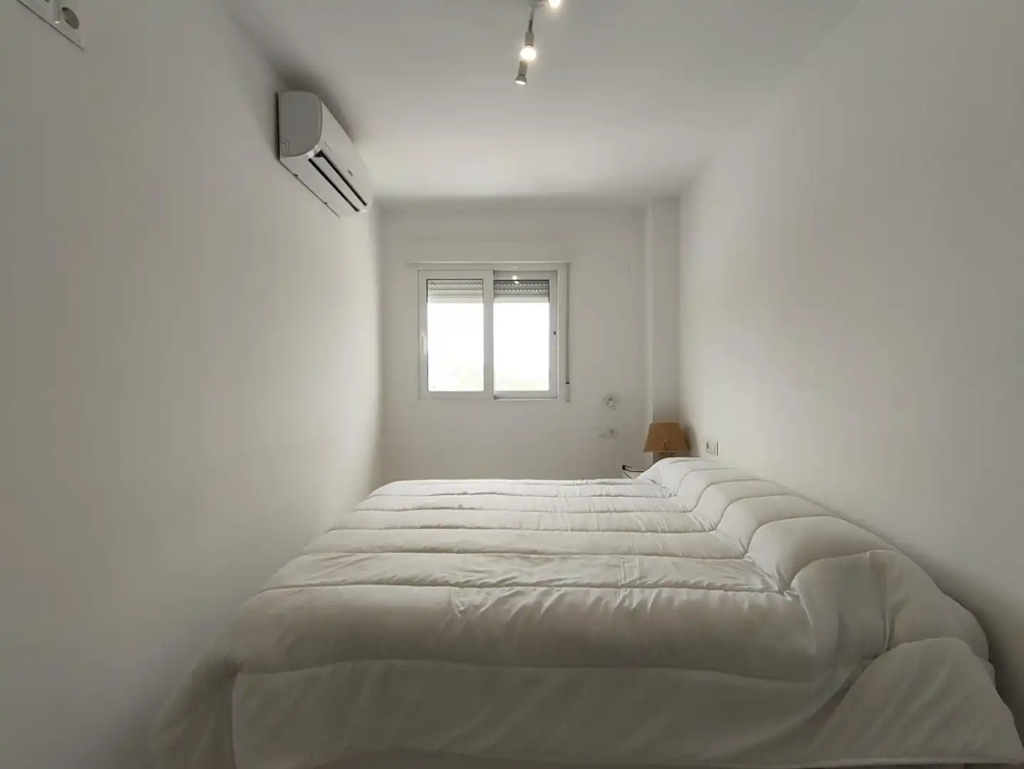 Habitación de Apartamento en venta en Benidorm con Aire acondicionado, Terraza y Balcón