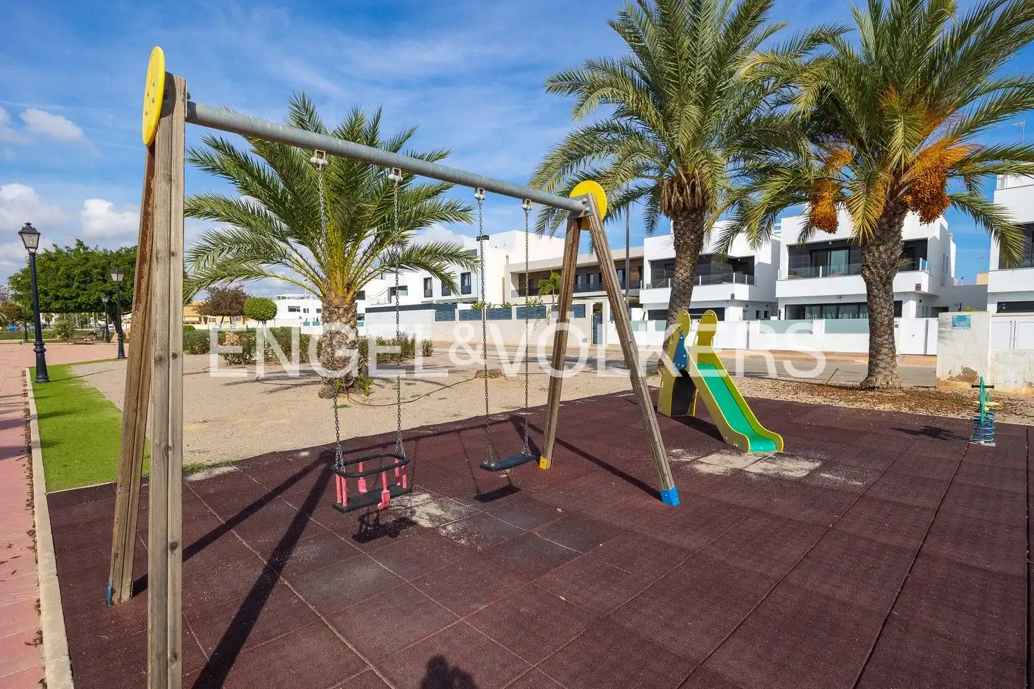 Vista exterior de Casa o chalet en venta en San Pedro del Pinatar con Aire acondicionado, Calefacción y Jardín privado