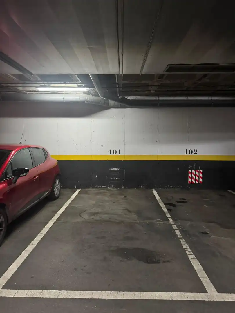 Parking de Piso en venta en Madrid con Calefacción y Trastero
