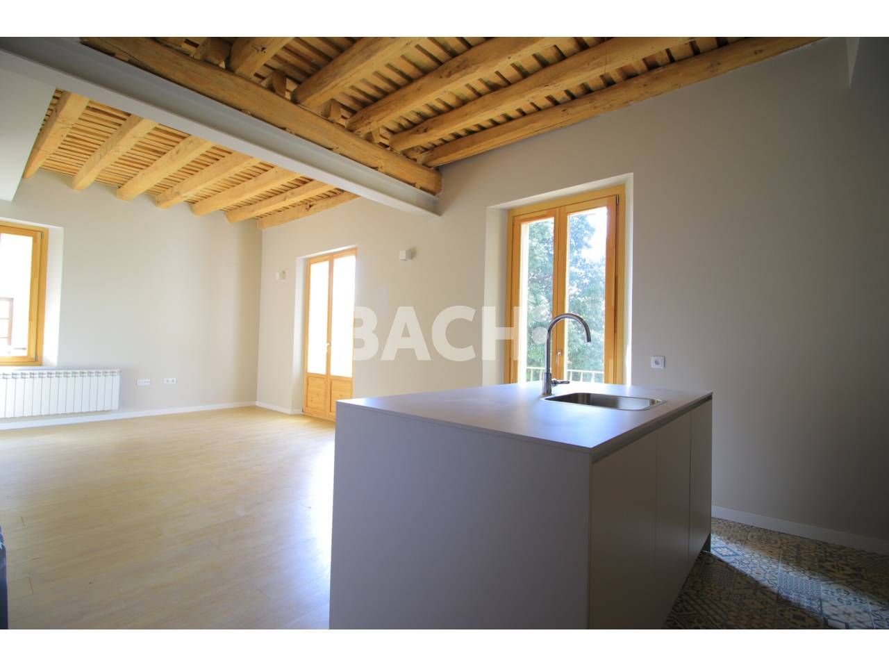 Cuina de Pis en venda en Vic amb Parquet i Balcó