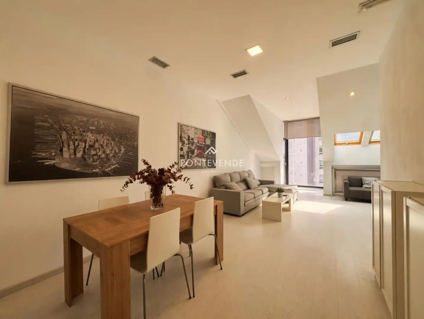 Sala de estar de Piso de alquiler en Pontevedra Capital  con Calefacción, Terraza y Amueblado