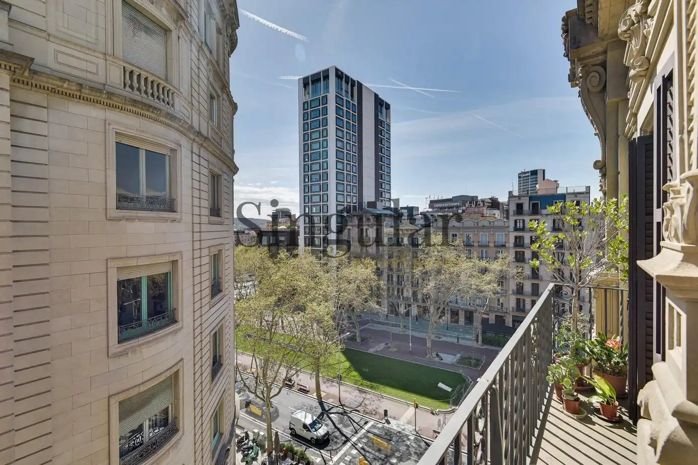 Vista exterior de Pis en venda en Barcelona amb Aire condicionat, Calefacció i Balcó