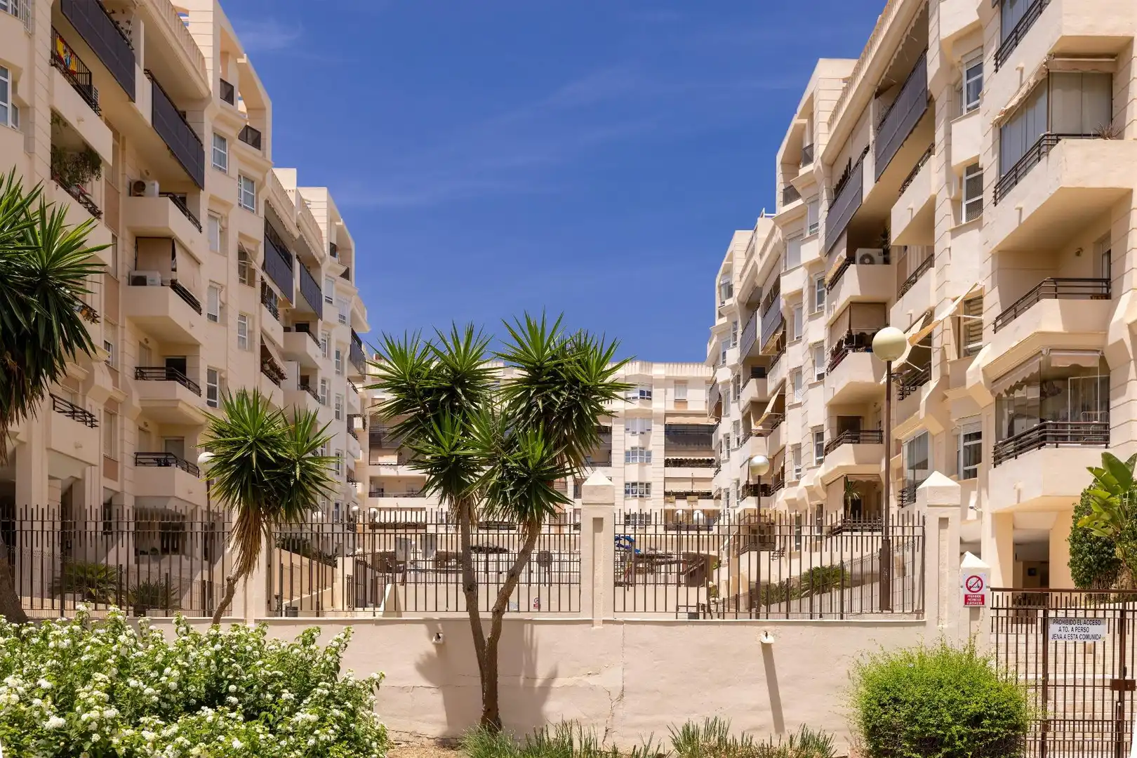 Vista exterior de Pis en venda en Málaga amb Aire condicionat, Terrassa i Moblat