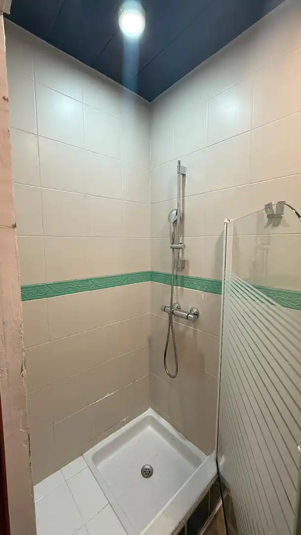 Baño de Apartamento en venta en Sevilla con Aire acondicionado, Calefacción y Trastero