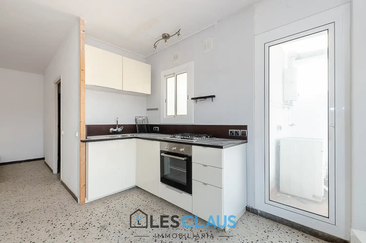 Küche von Dachboden zum Verkauf in Barcelona mit Terrasse