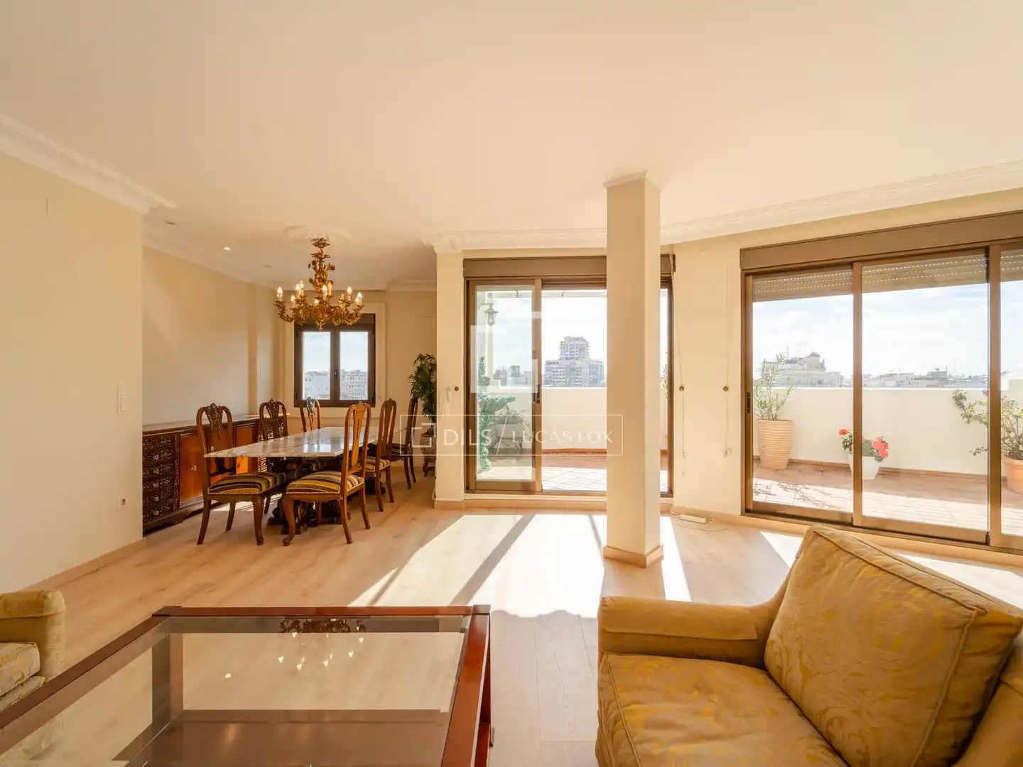 Esszimmer von Dachboden zur Miete in Valencia mit Klimaanlage, Heizung und Terrasse