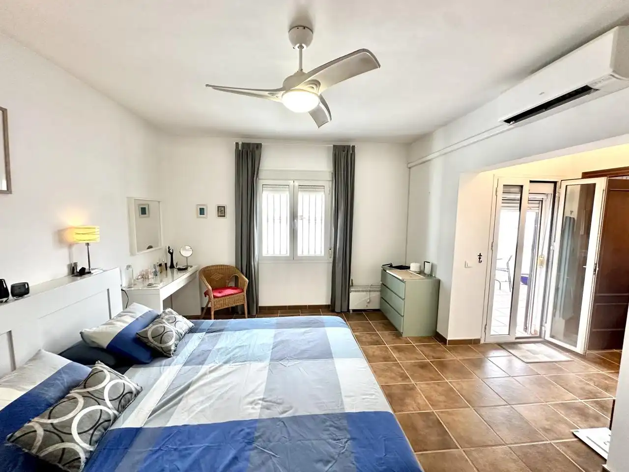 Habitación de Casa adosada en venta en Humilladero con Aire acondicionado, Terraza y Trastero