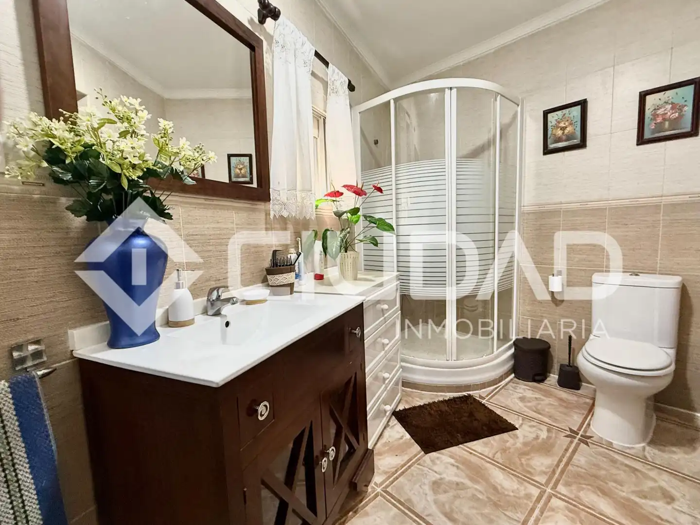 Bathroom of Houses for sale in El Cuervo de Sevilla