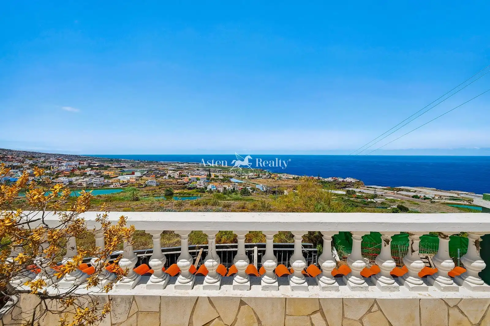 Vista exterior de Casa o chalet en venta en San Cristóbal de la Laguna con Terraza, Trastero y Piscina