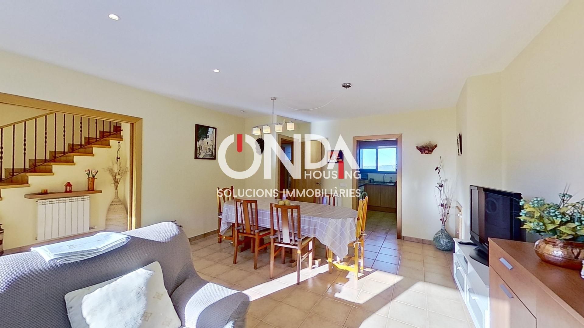 Comedor de Casa adosada en venta en Isona i Conca Dellà con Calefacción, Jardín privado y Terraza