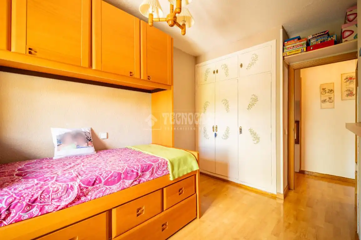 Habitación de Dúplex en venta en Rivas-Vaciamadrid con Calefacción y Terraza