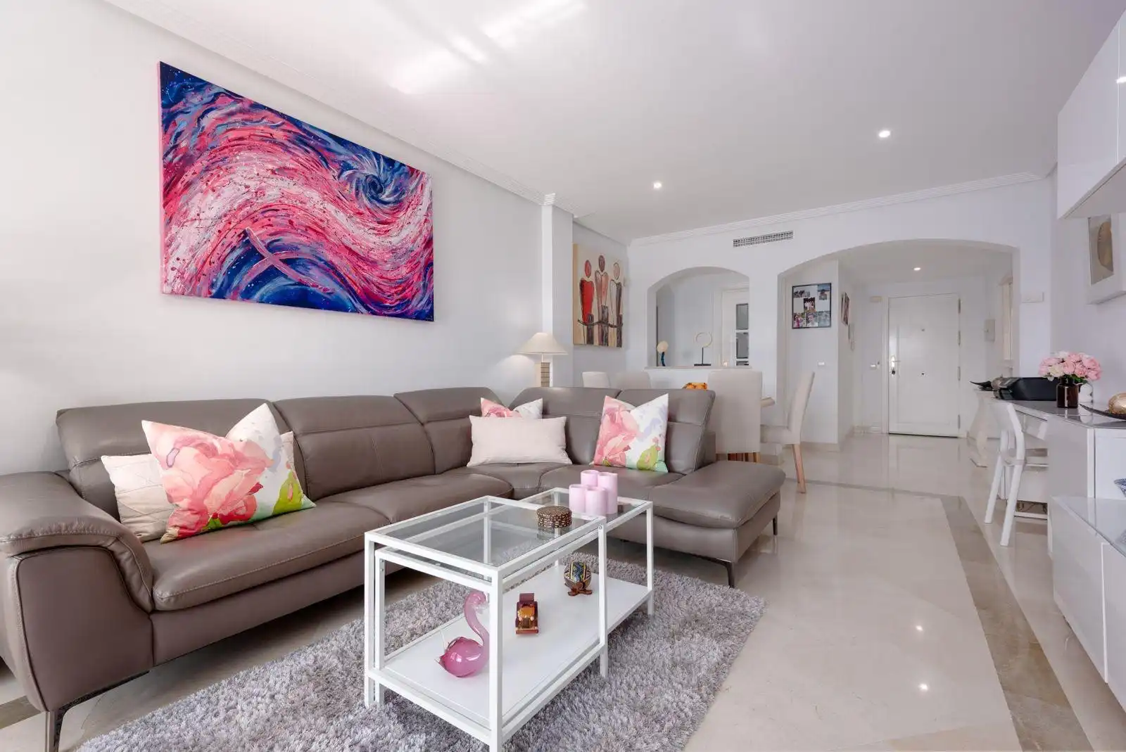 Sala de estar de Planta baja en venta en Benahavís con Aire acondicionado, Terraza y Piscina