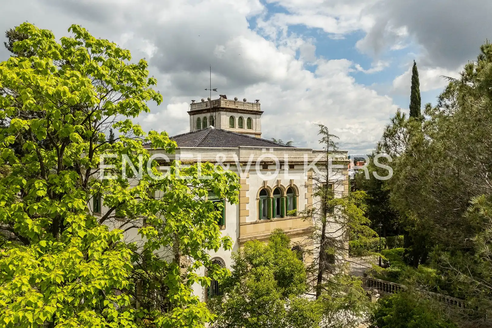 Vista exterior de Casa o chalet en venta en Llinars del Vallès con Aire acondicionado, Calefacción y Jardín privado