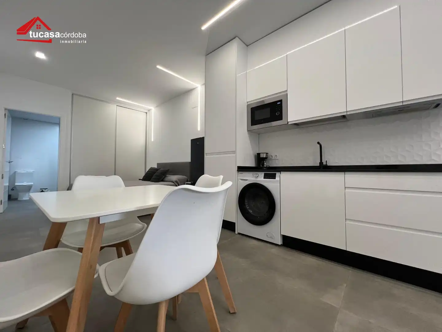 Cuina de Apartament en venda en Córdoba amb Aire condicionat