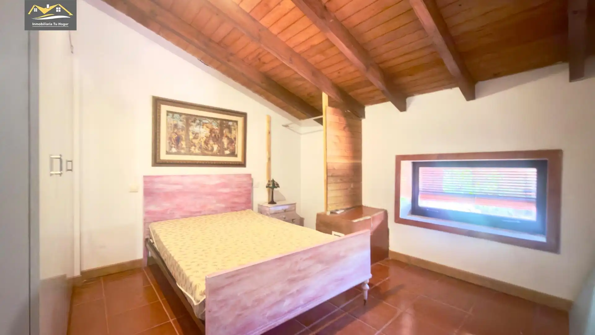Habitación de Finca rústica en venta en Castrelo de Miño con Jardín privado, Terraza y Amueblado