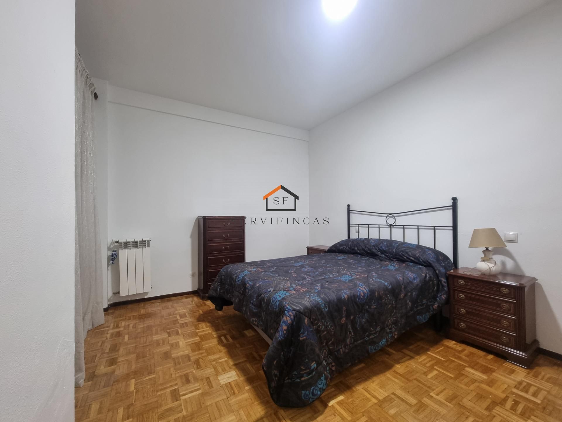 Habitación de Piso de alquiler en  Madrid Capital con Parquet, Terraza y Amueblado