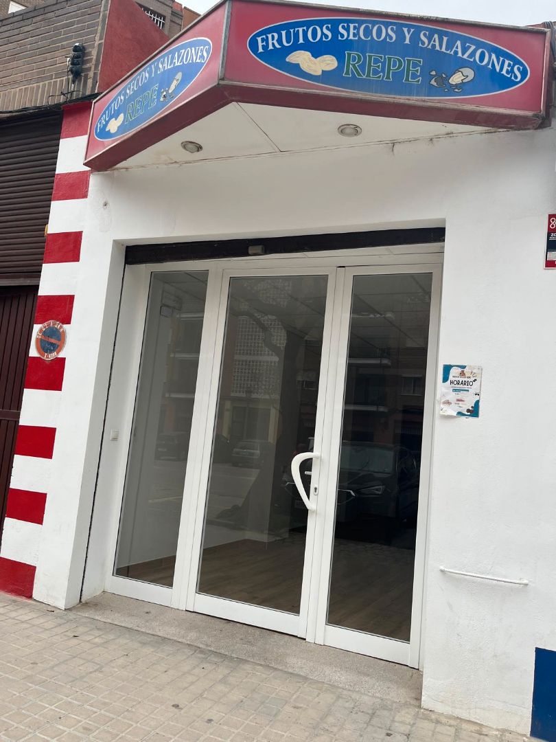 Exterior view of Premises for rent in  Valencia Capital  with Air Conditioner and Parquet flooring