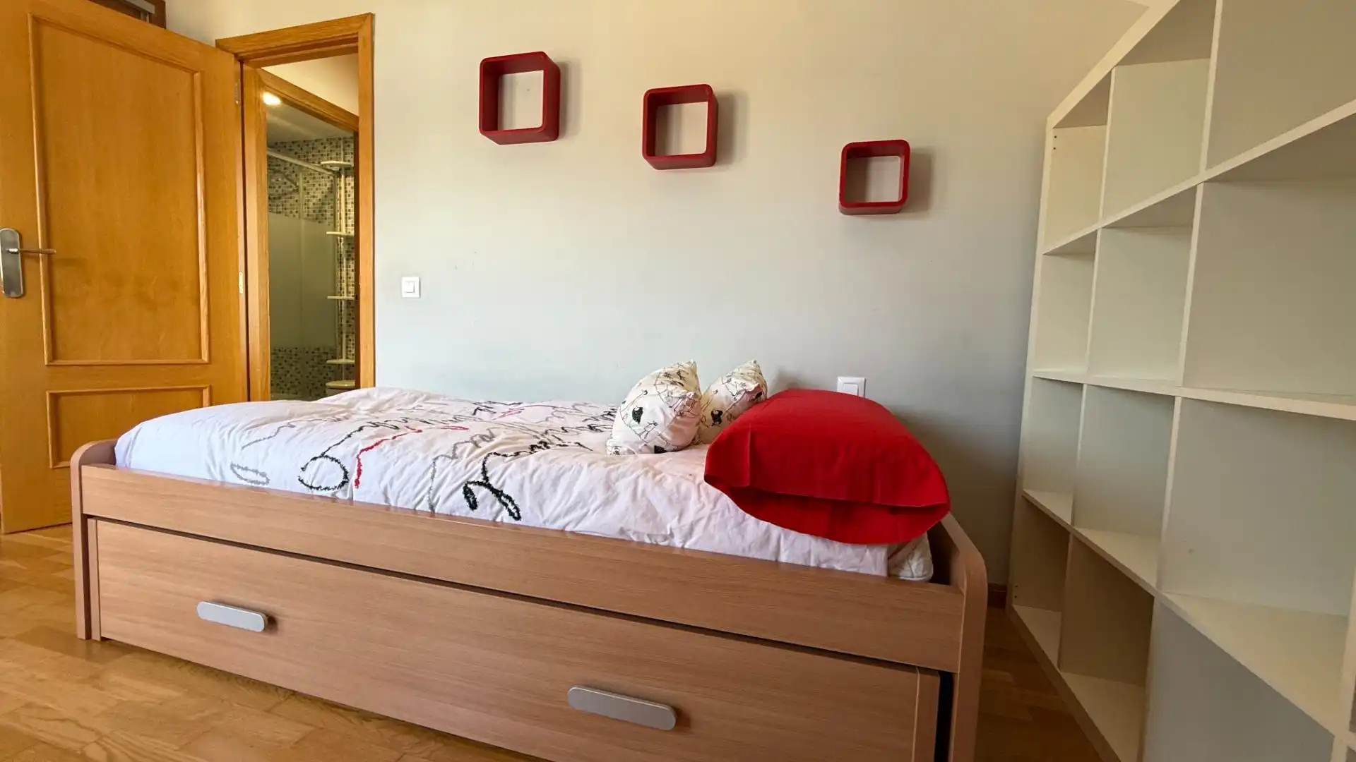 Schlafzimmer von Dachboden zum Verkauf in Val de San Vicente  mit Terrasse