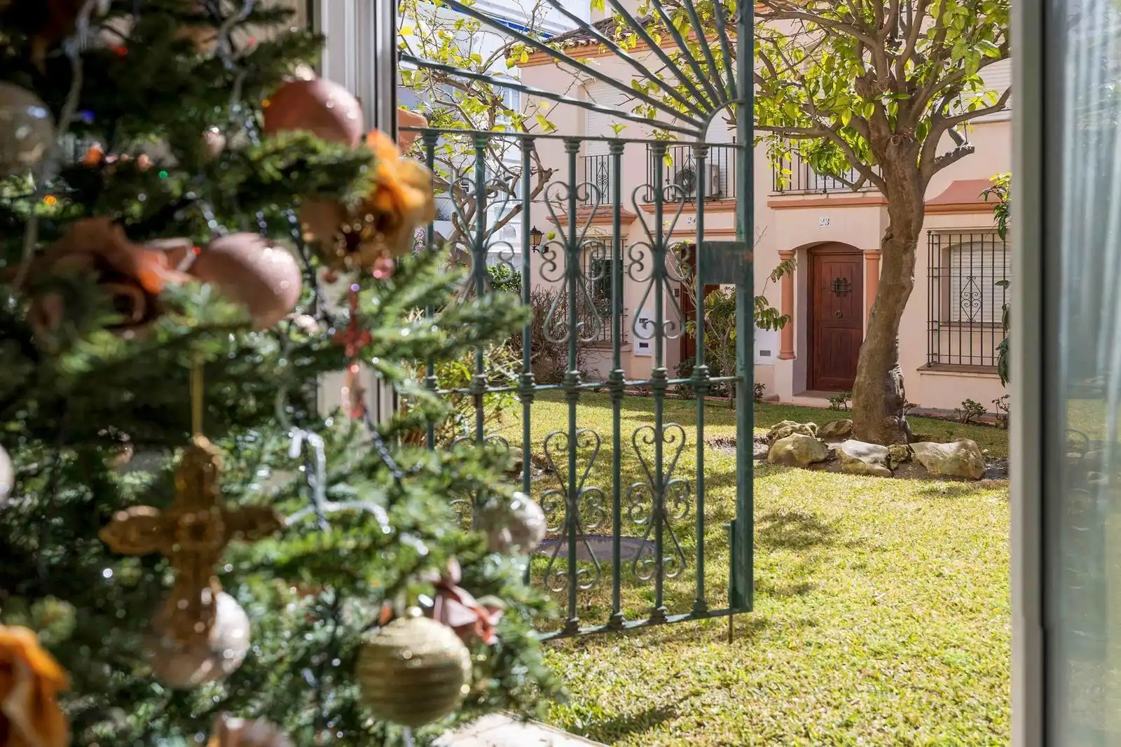 Garten von Maisonette zum Verkauf in Estepona mit Klimaanlage und Gemeinschaftspool
