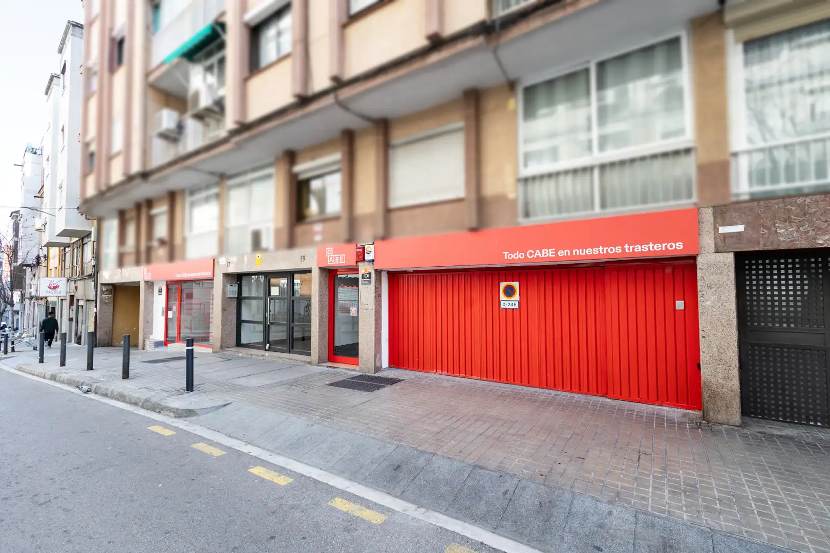 Vista exterior de Trastero de alquiler en L'Hospitalet de Llobregat con Alarma