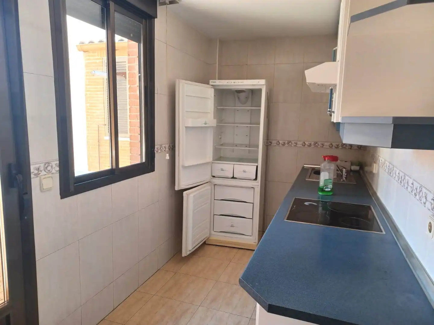 Cuina de Edifici en venda en Madrid