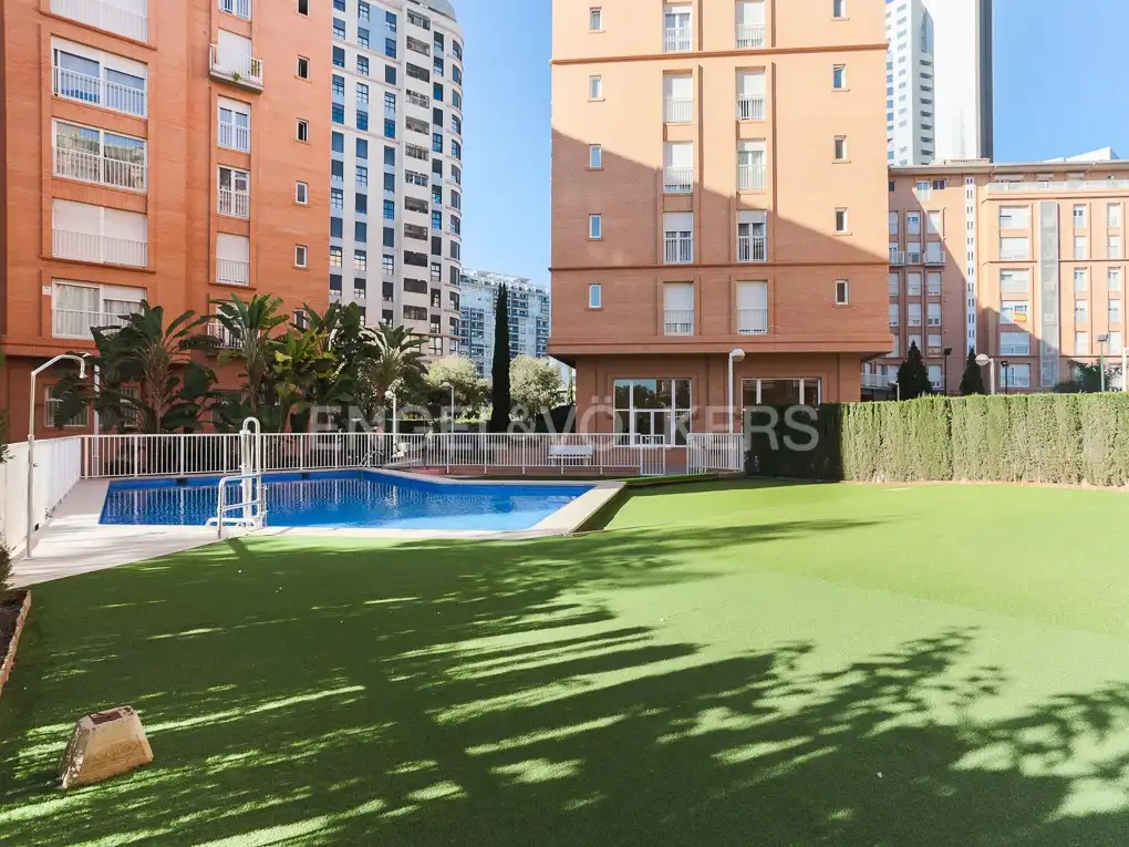 Vista exterior de Àtic de lloguer en Valencia amb Aire condicionat, Calefacció i Parquet