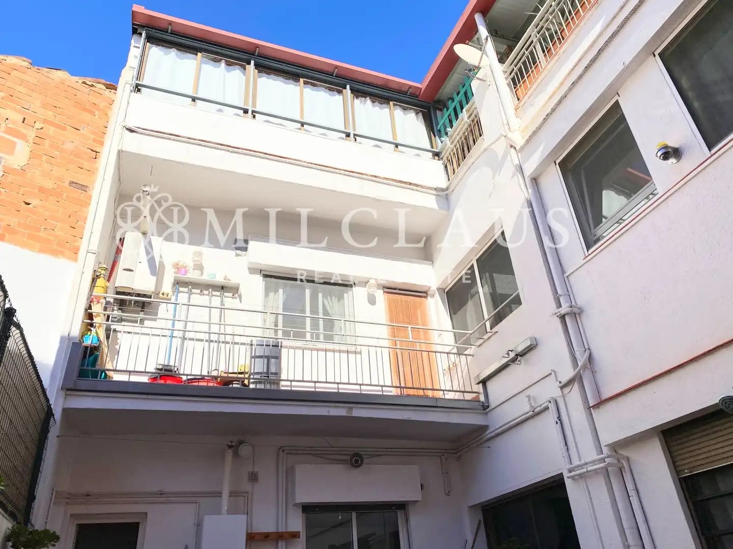 Vista exterior de Casa adosada en venda en Sabadell amb Aire condicionat, Calefacció i Terrassa