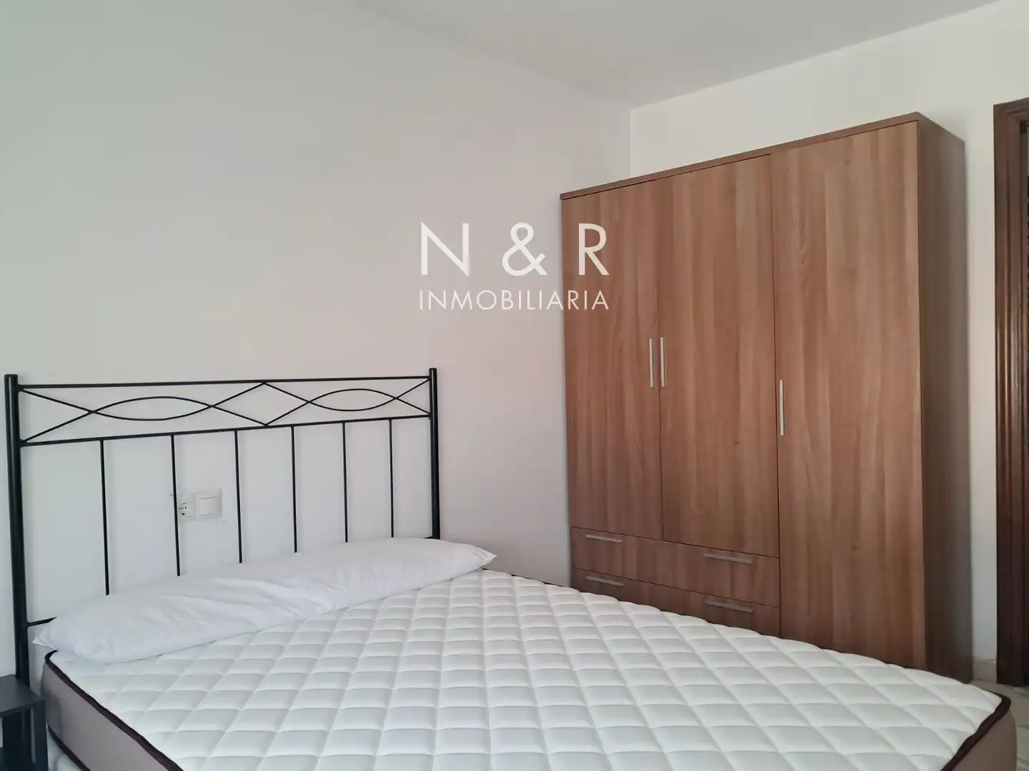 Bedroom of Flat for rent in Santiago de Compostela   with Heating and Furnished