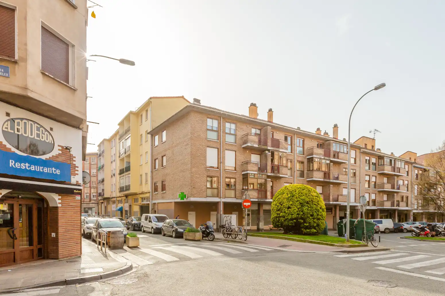 Vista exterior de Pis en venda en Burlada / Burlata amb Calefacció, Parquet i Moblat