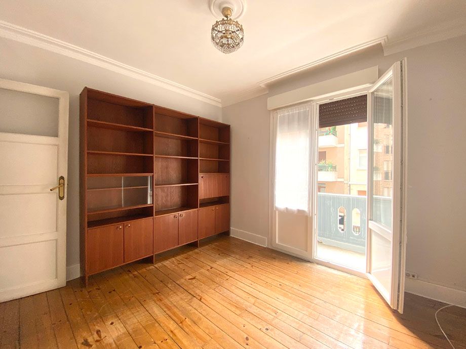 Habitación de Piso en venta en Vitoria - Gasteiz con Terraza