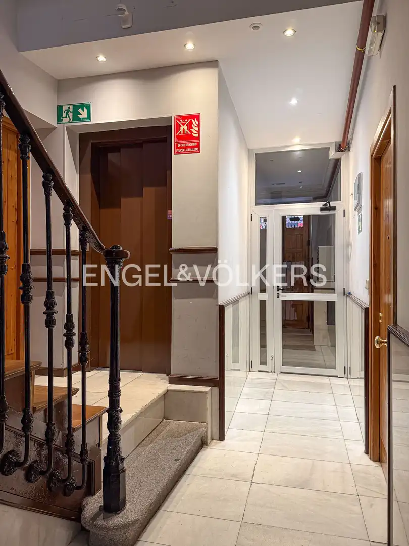 Flat for sale in Madrid  with Air Conditioner, Heating and Terrace
