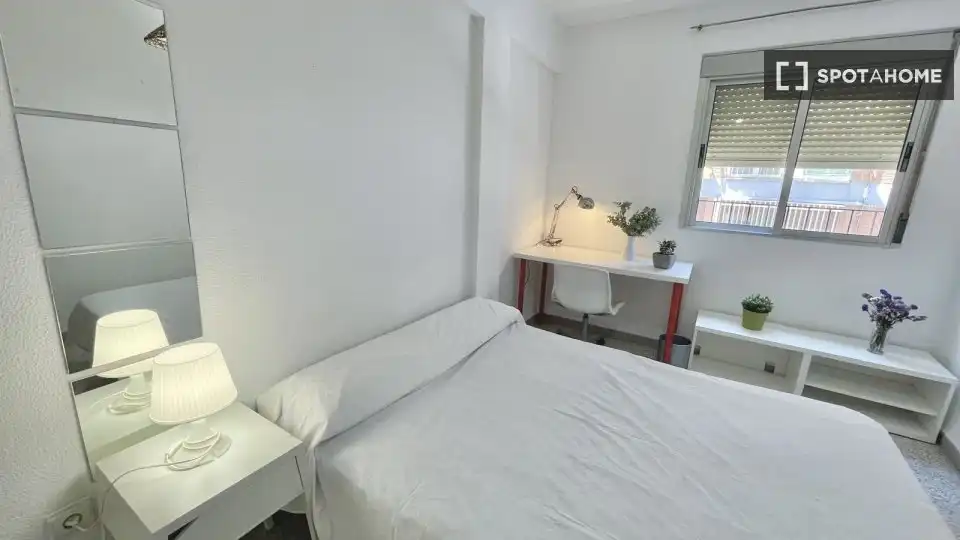 Habitación en Triana Oeste