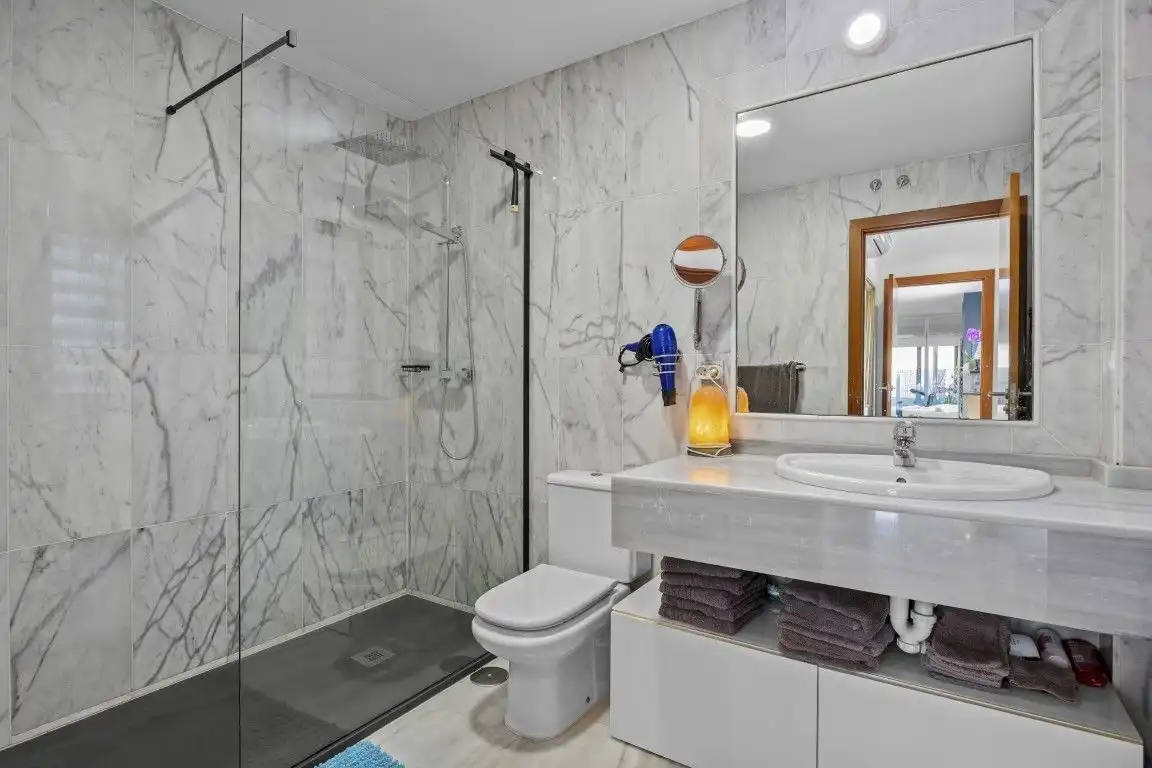 Baño de Casa o chalet en venta en Benahavís con Aire acondicionado, Calefacción y Jardín privado