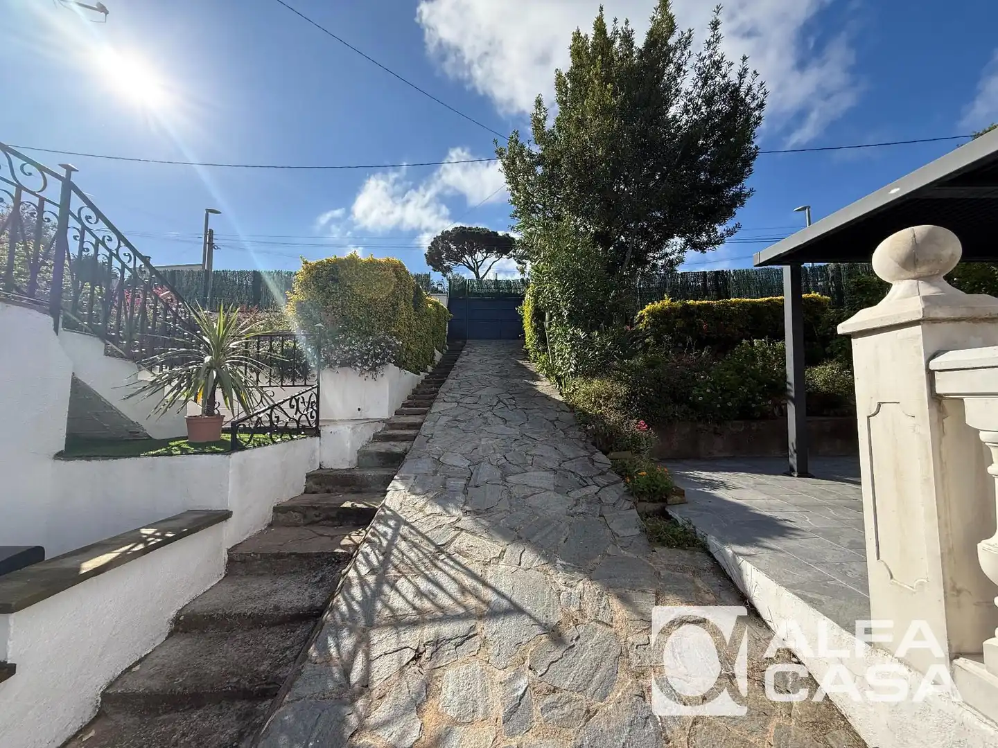 Vista exterior de Casa o xalet en venda en Lloret de Mar amb Calefacció, Terrassa i Traster