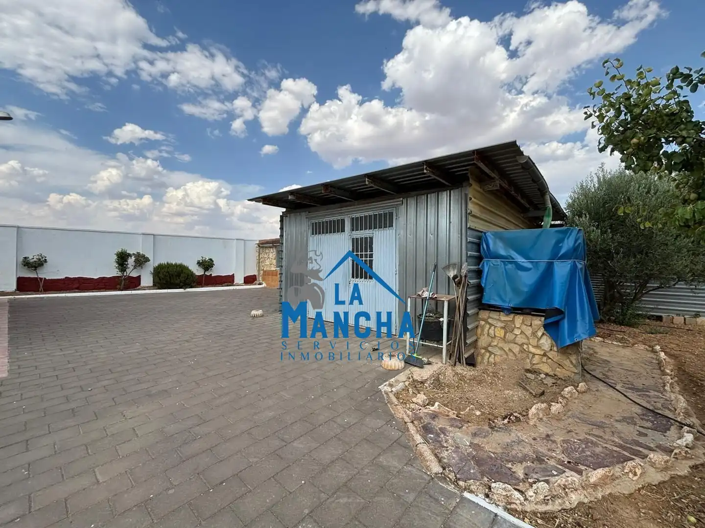 Vista exterior de Casa o xalet en venda en Albacete amb Aire condicionat, Jardí privat i Traster