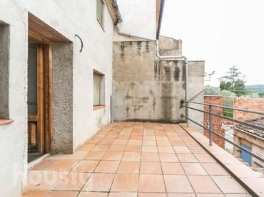 Casa amb balcó en venda a CL MAJOR .