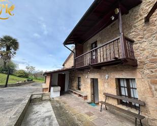 Vista exterior de Casa o xalet en venda en Valdáliga amb Calefacció, Jardí privat i Terrassa