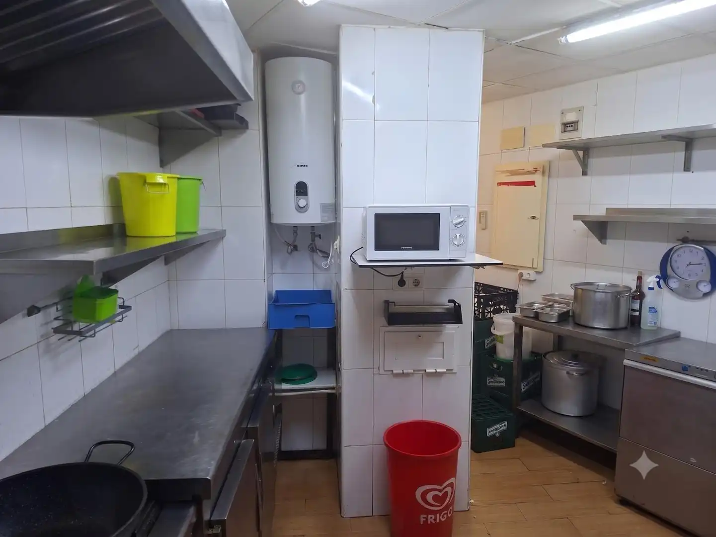 Cocina de Local de alquiler en Valencia con Amueblado