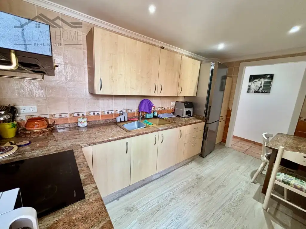 Cocina de Piso de alquiler en Estepona con Aire acondicionado, Terraza y Amueblado
